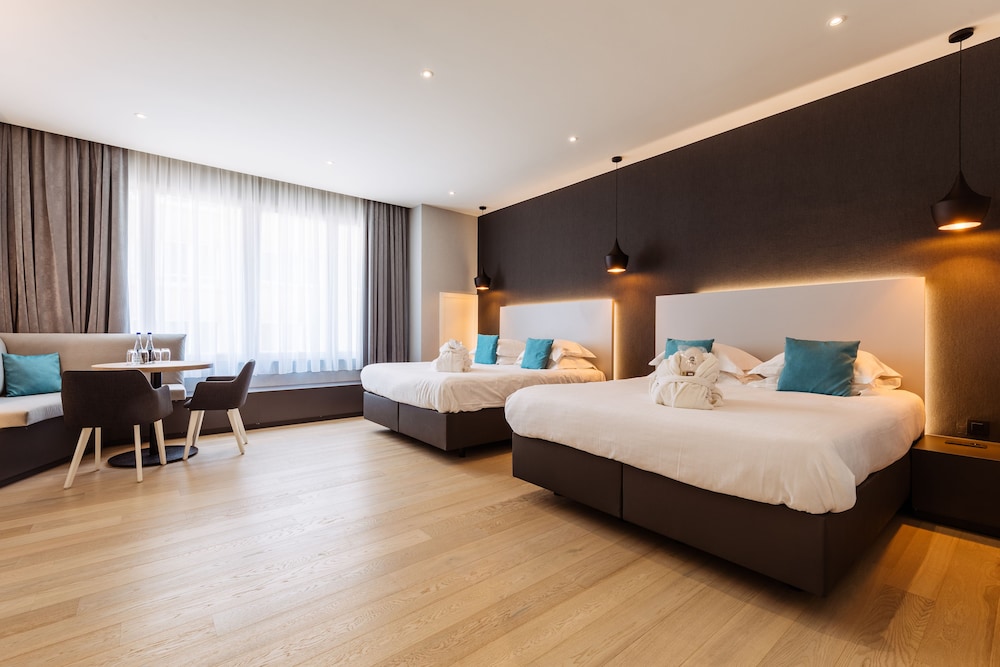 Comfort Room, 2 Queen Beds, No Sea View - Photo 1