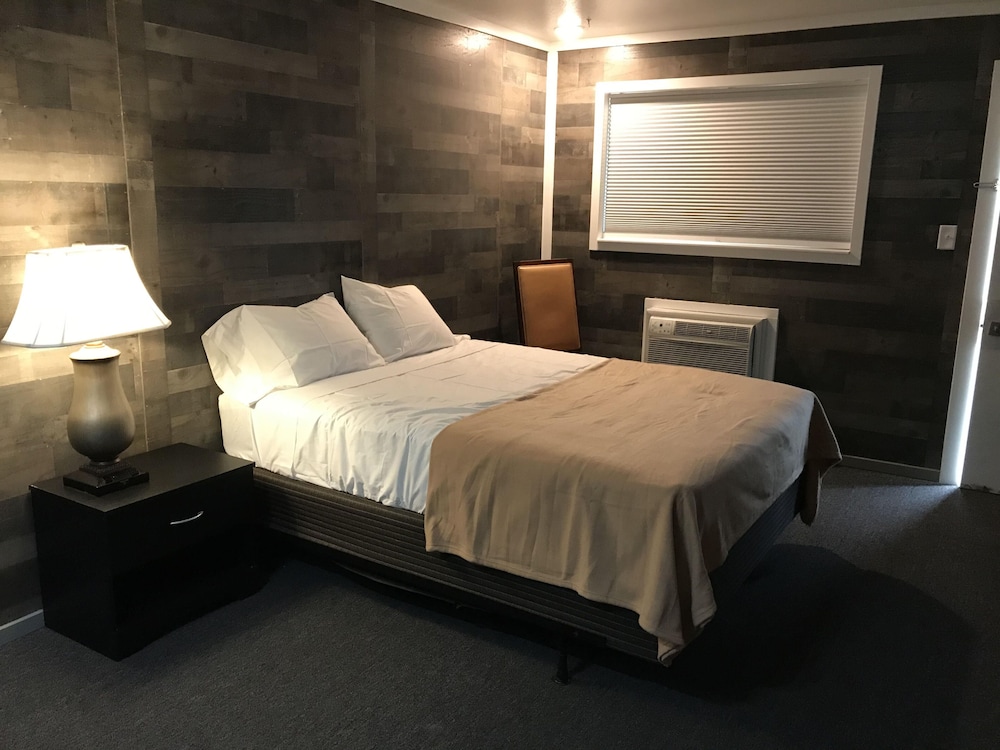 Classic Studio, 2 Queen Beds