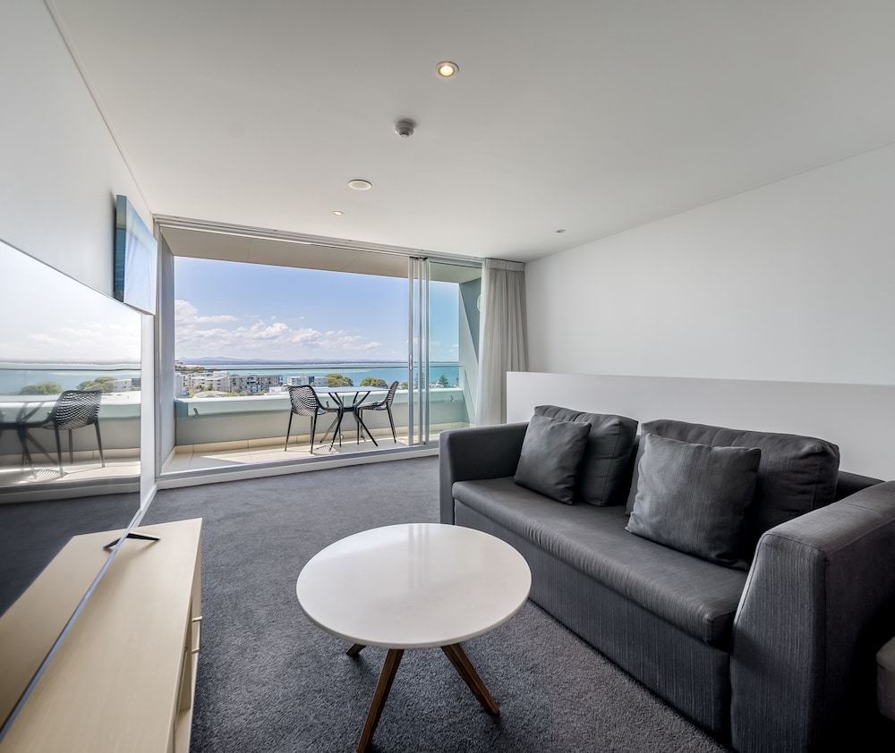 2 Bedroom Bay View - Photo 8