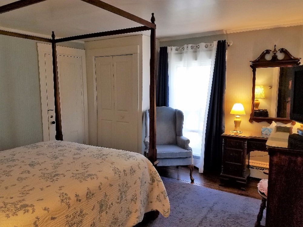 Double Room, Non Smoking (Blue room) photo 2