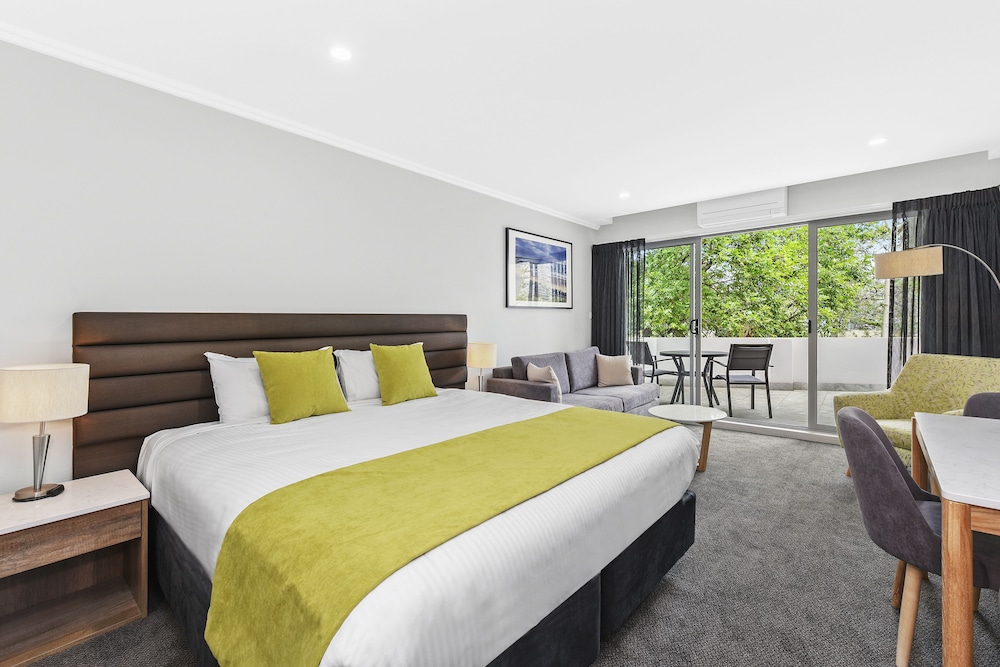 Superior Double Room, 1 King Bed, Balcony, River View photo 3