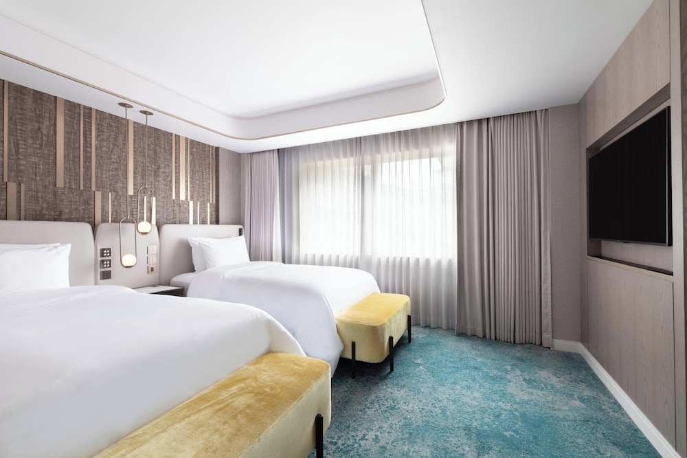 Luxury Suite, 2 Bedrooms - Photo 2