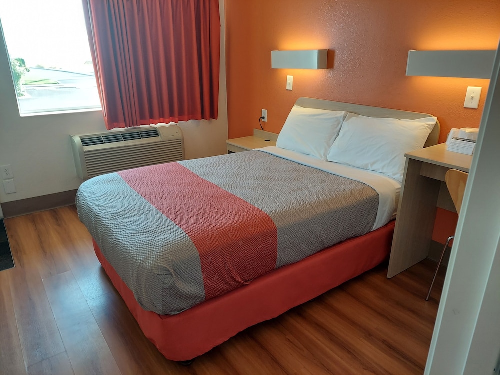 Deluxe Room, 1 Double Bed, Non Smoking photo 3