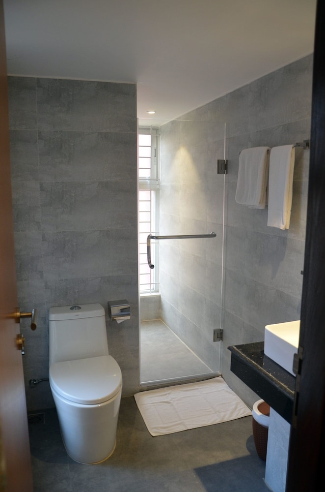 Deluxe Room - Photo 9