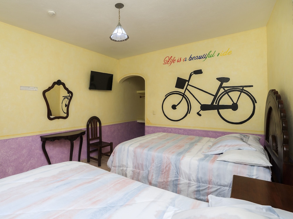 Standard Room, 2 Double Beds - Photo 5