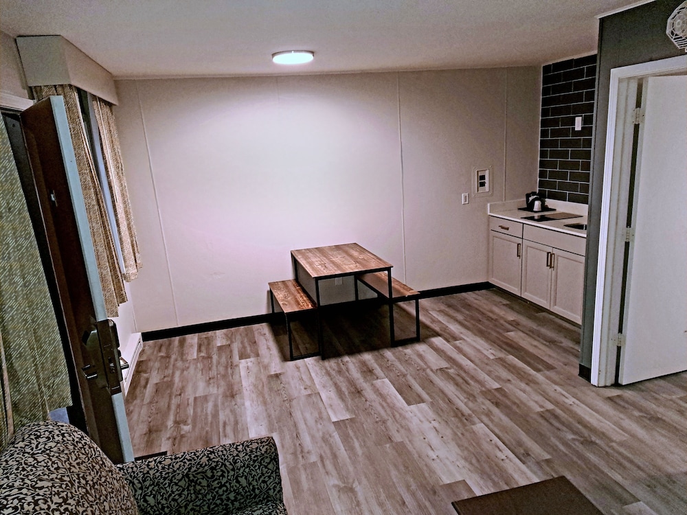 Suite, 1 Bedroom, Non Smoking (2 Queen Beds, Edison Suite) - Photo 8