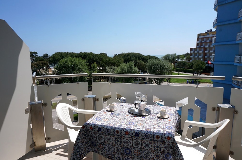 Studio, Multiple Bedrooms, Terrace, Pool View photo 2