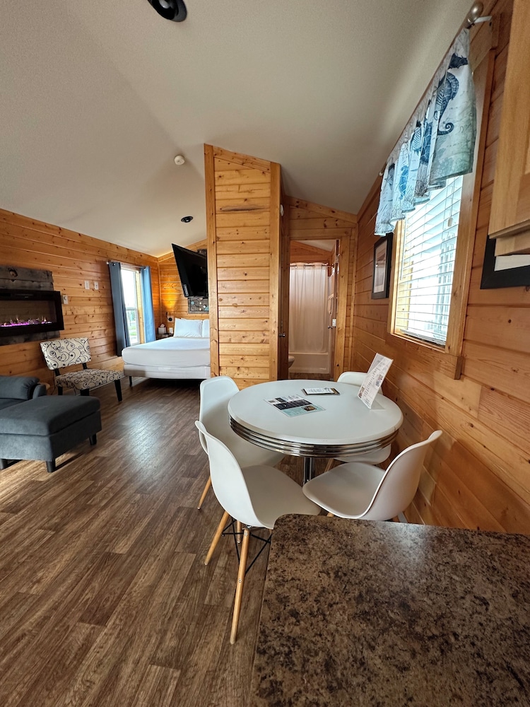 King Suite, Ramp Accessible photo 3