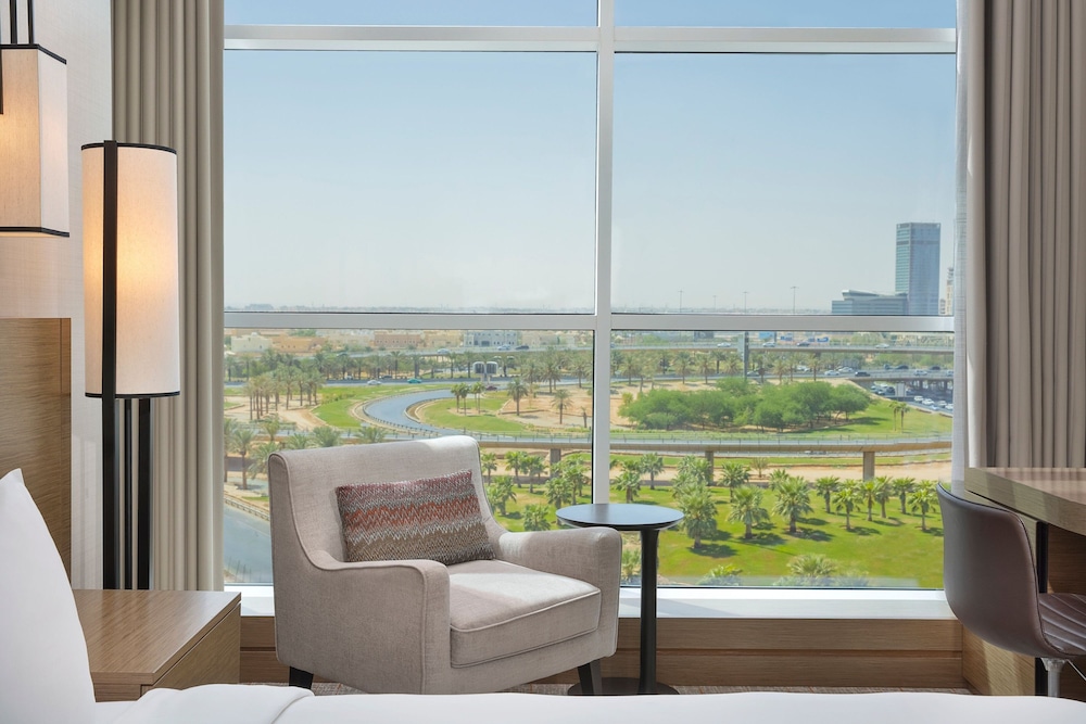 Superior Room, 2 Twin Beds, City View - Photo 2