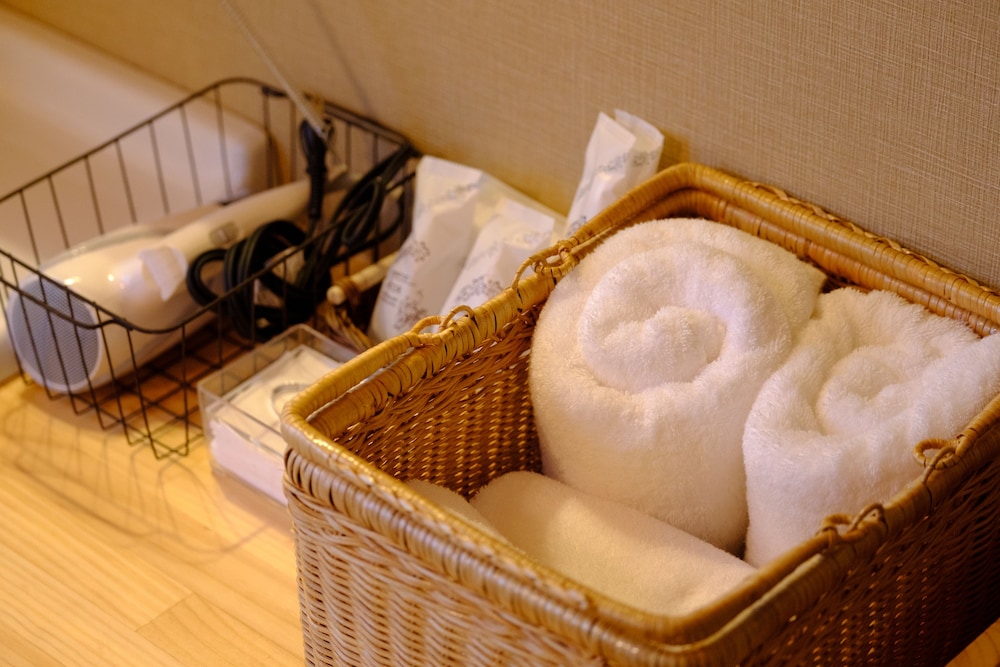 Corner Japanese Room with Shared Bath (Caters to 13years old or older) photo 2
