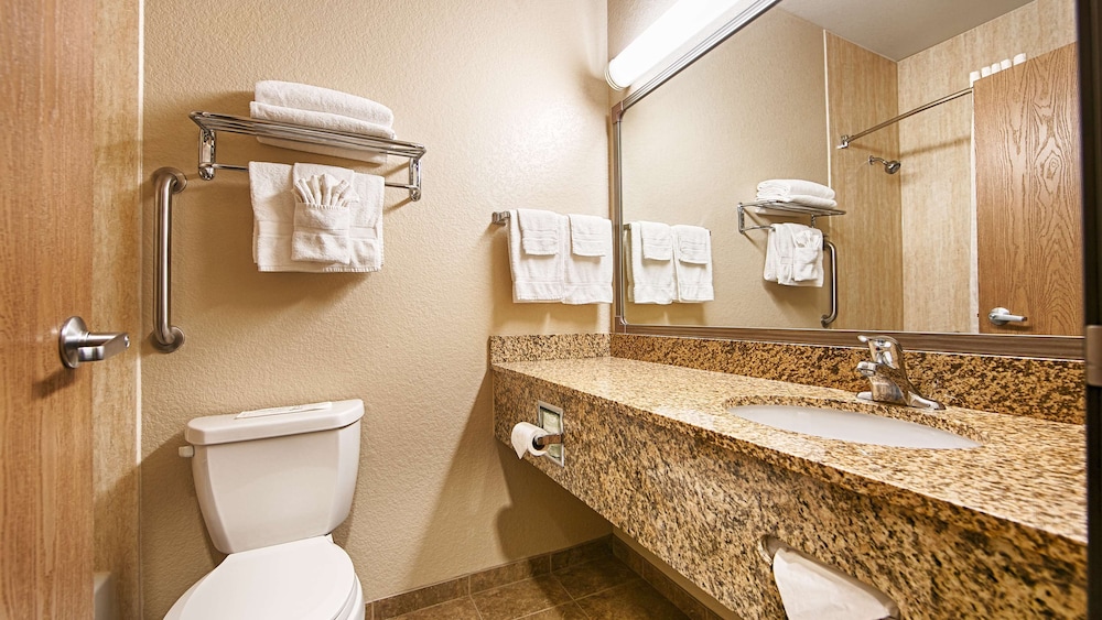 Family Suite, Multiple Beds, Non Smoking (No Pets In Room Type) photo 2
