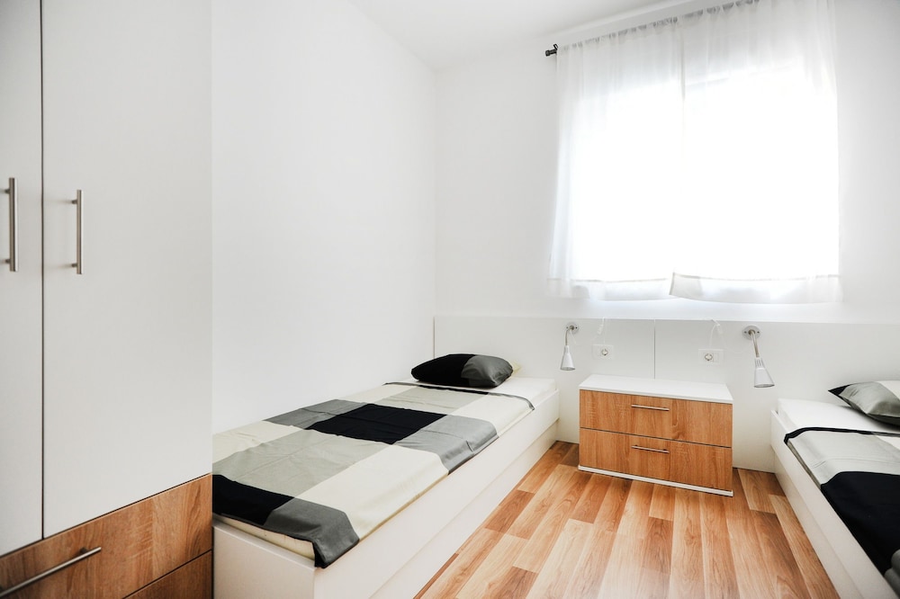 Grand Apartment, 2 Bedrooms, Courtyard View, Ground Floor