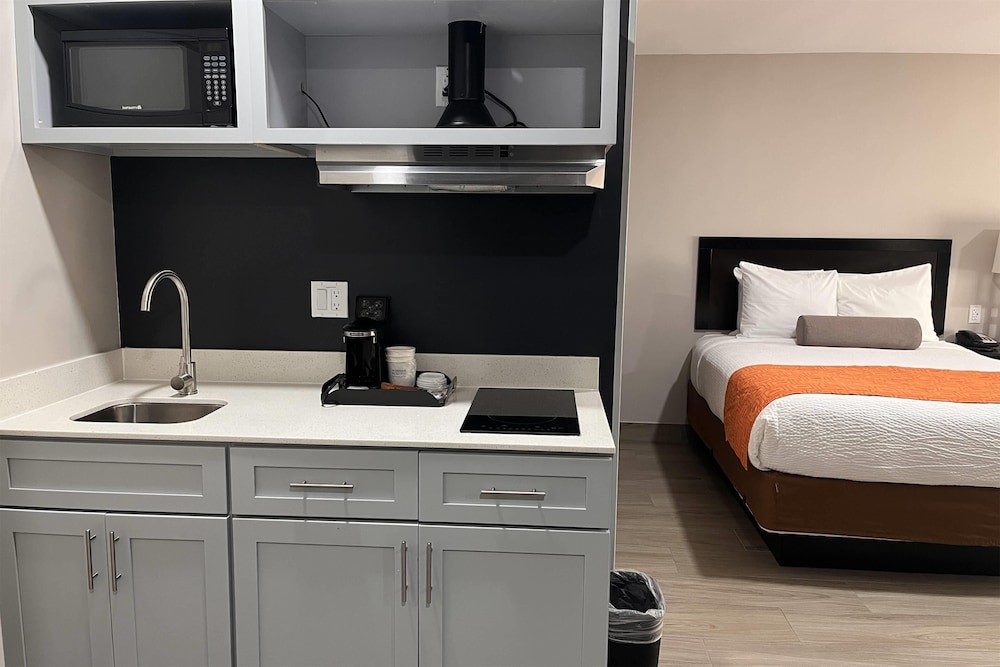 Room, 2 Queen Beds, Non Smoking, Kitchenette photo 1