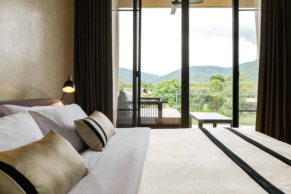 1 Bedroom Suite - Photo 3