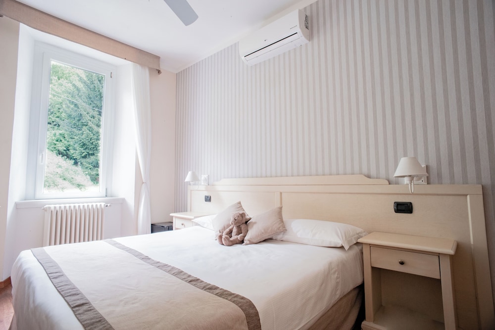 Small Standard Double Room, Mountain View in Hotel, no Lift