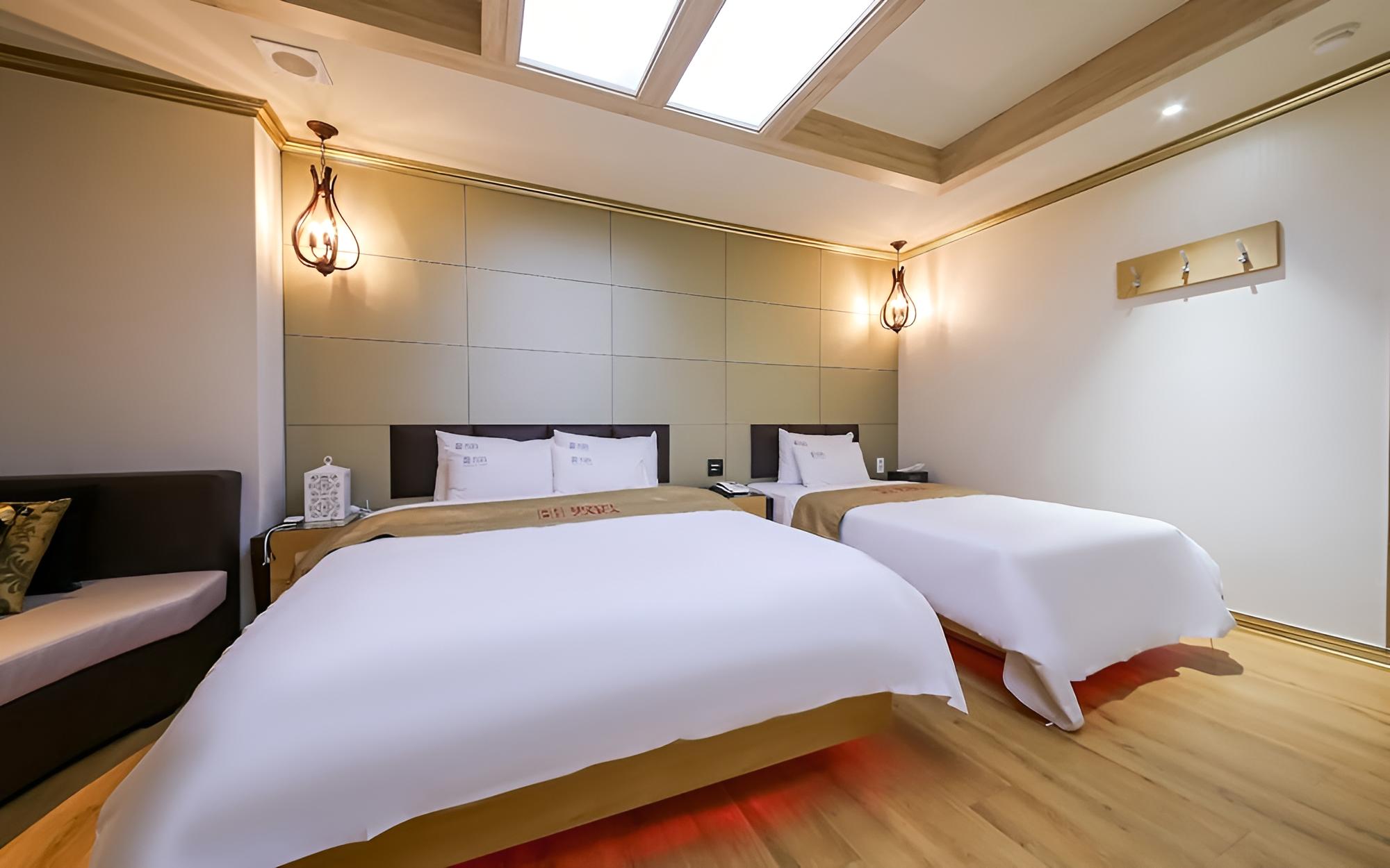Room (VIP Twin (equipped with styler and ma) - Photo 4