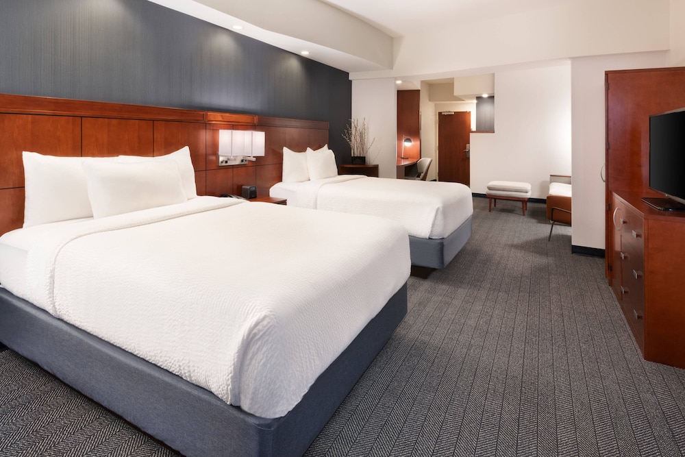 Room, 2 Queen Beds (Hearing Accessible)