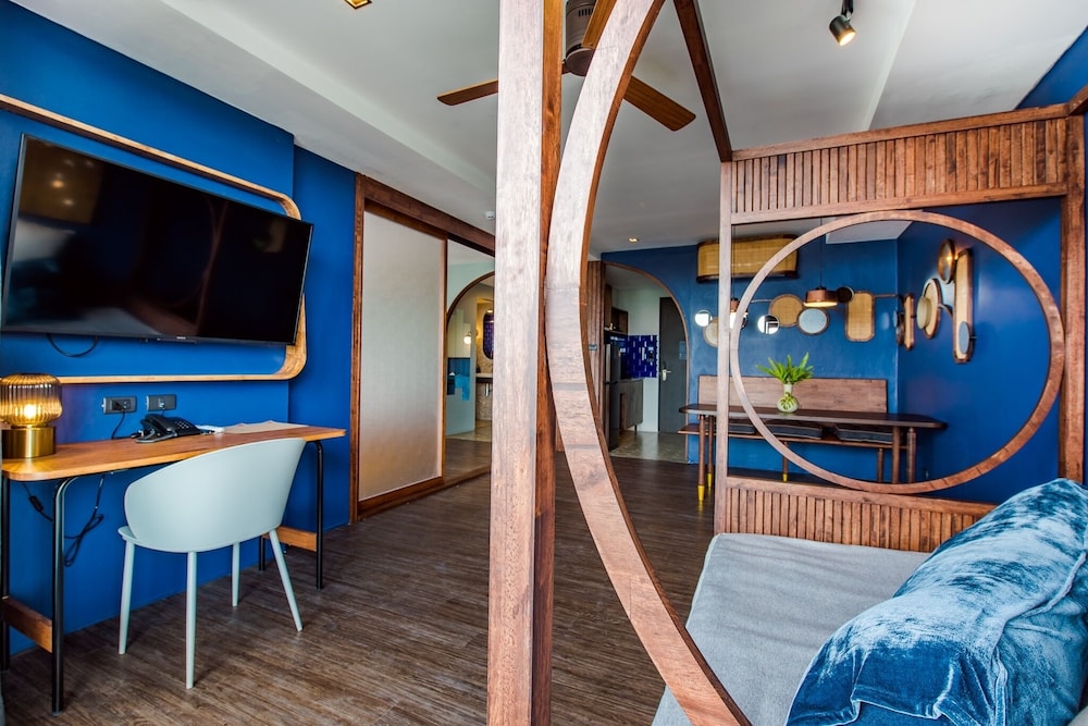 Deluxe Room - Photo 6