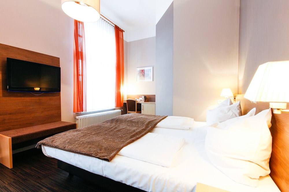 Double Room - Photo 2