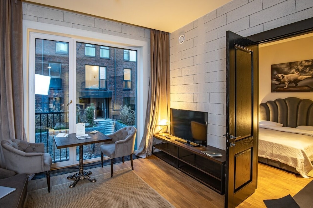 Junior Apartment