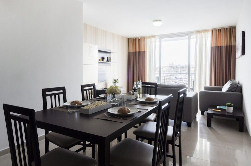 Apartment, 3 Bedrooms, Sea View photo 2