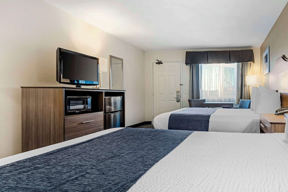 Standard Room, 2 Queen Beds, Accessible, Non Smoking - Photo 3