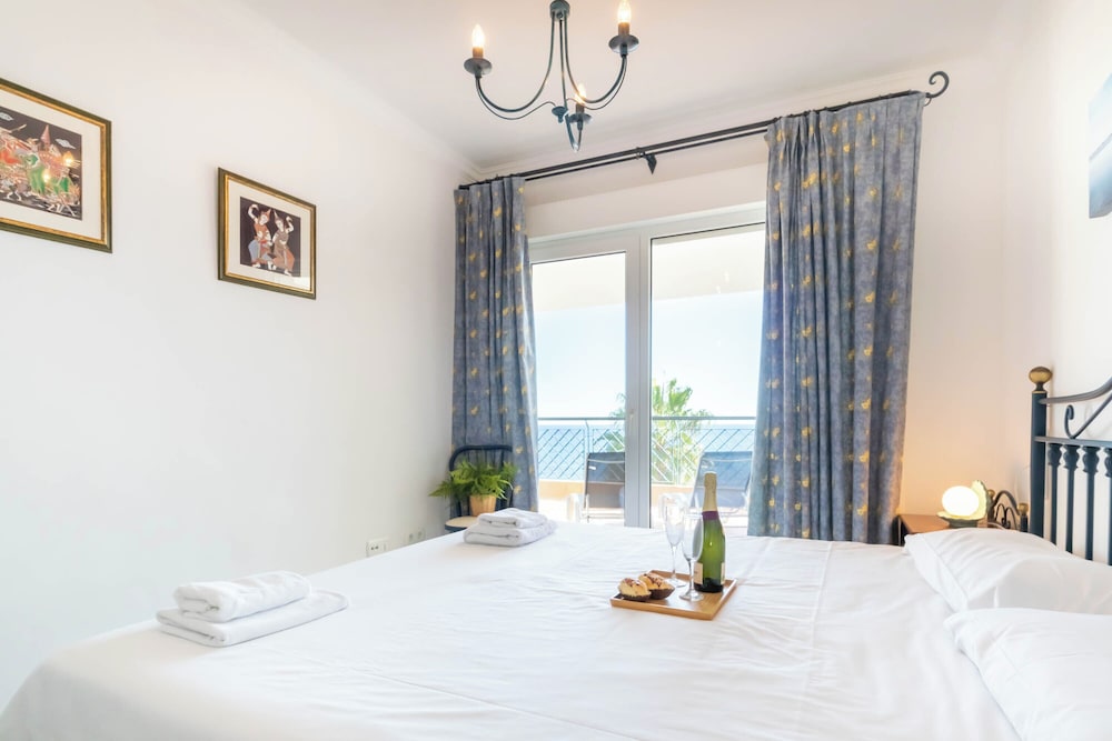Apartamento Familiar, 2 Habitaciones, 2 Baños, con Vista al Mar (Mi Capricho Beach Front Sea View &)