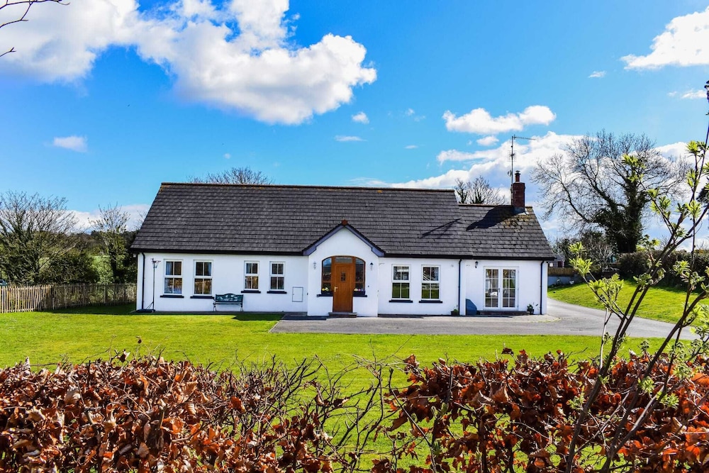Traditional House, Accessible, Private Bathroom (Entire House - Sleeps 14)