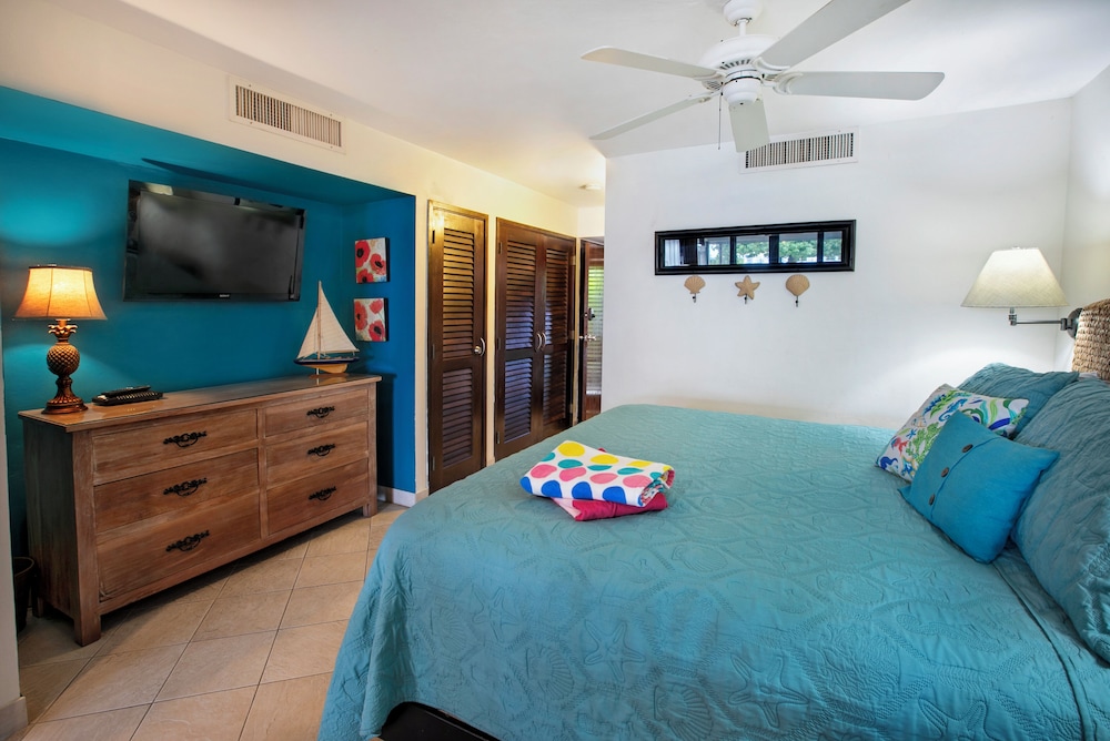 Luxury Apartment, 1 King Bed with Sofa bed, Balcony, Oceanfront A-104