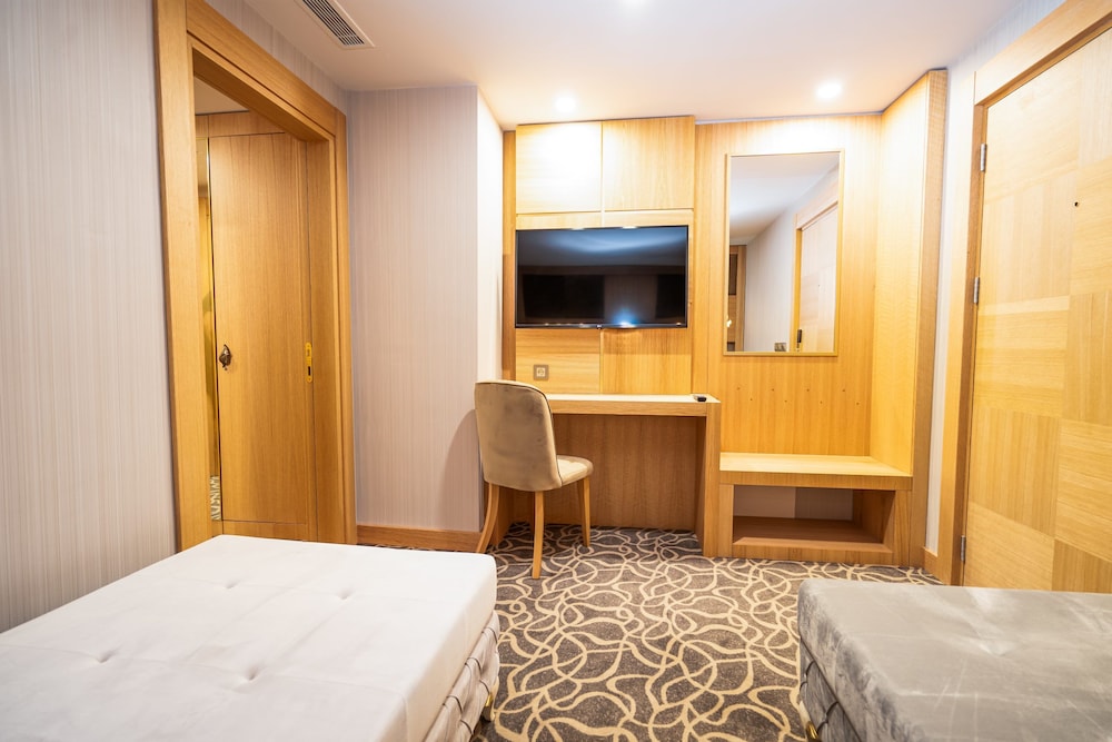 Deluxe Suite