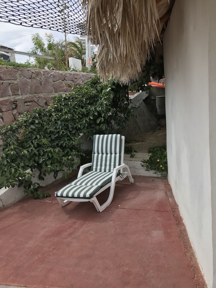 Panoramic Bungalow, Multiple Beds, Non Smoking (1 Queen Bed, 1 Single Bed) photo 2