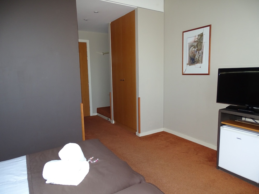 Executive Room Twin with daily cleaning - Photo 5