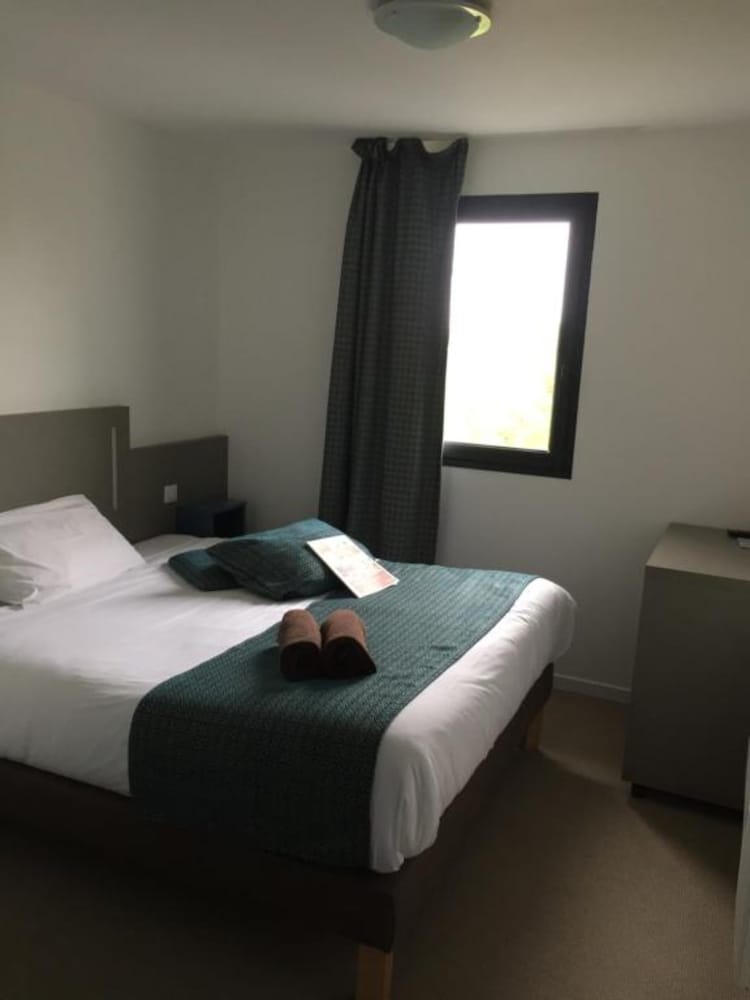 Room, Multiple Beds - Photo 7