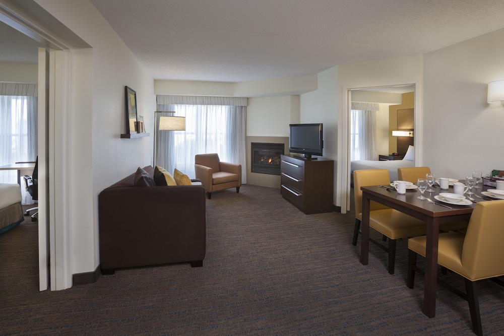 Suite, 2 Bedrooms, Non Smoking - Photo 1