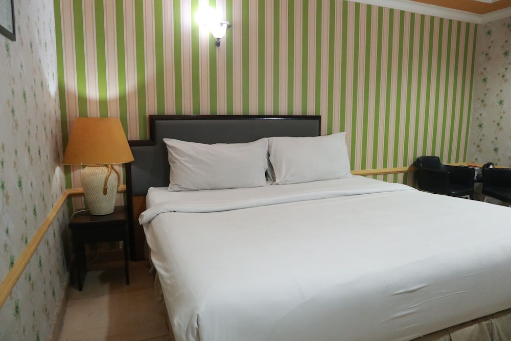 Superior Room, 1 King Bed - Photo 7