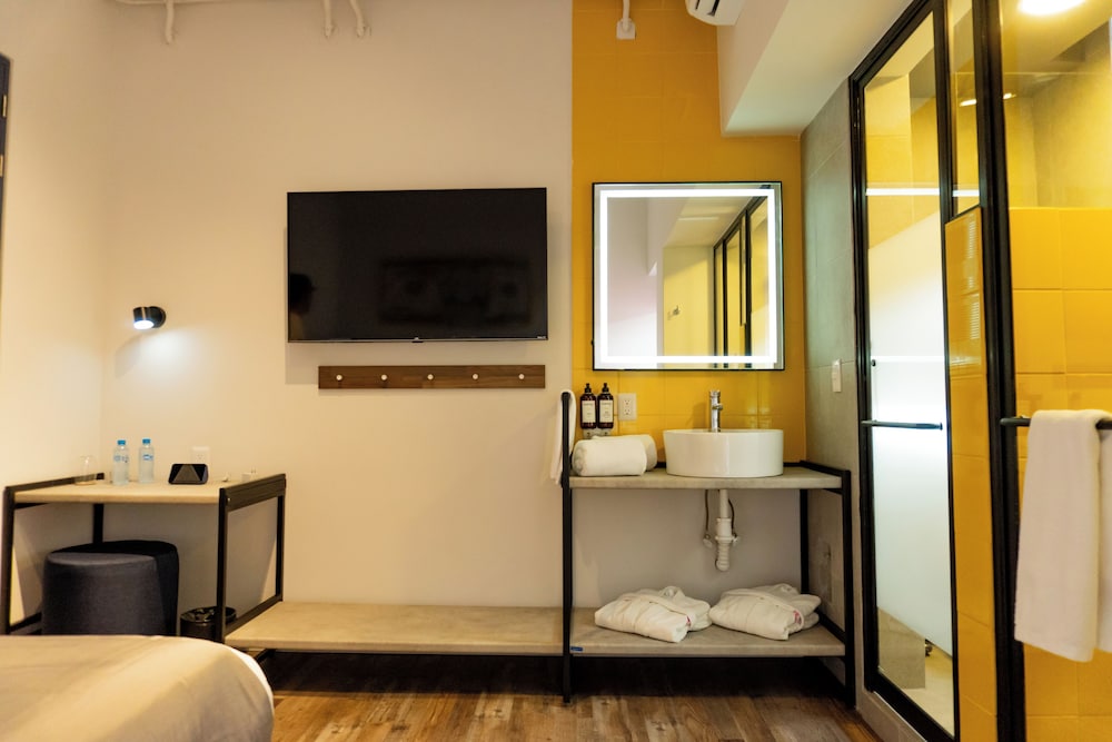 Standard Room - Photo 9