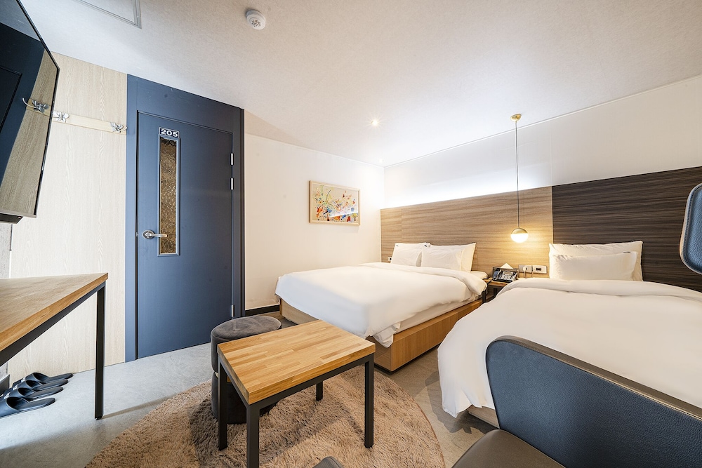 Deluxe Twin Room - Photo 2