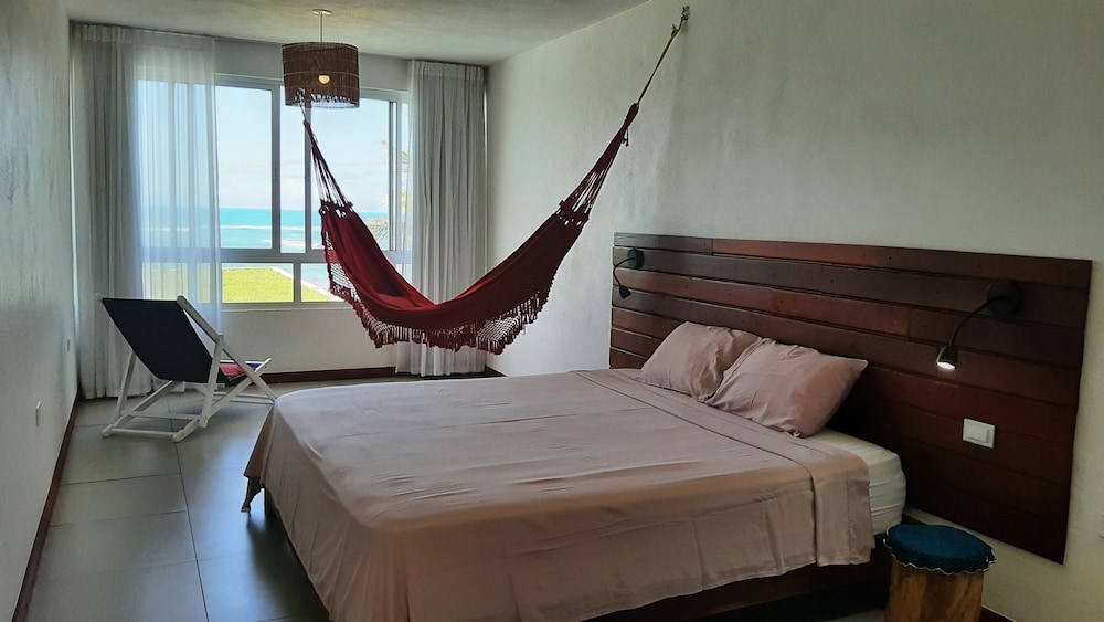 Comfort Studio Suite, 1 King Bed, Beach View photo 1