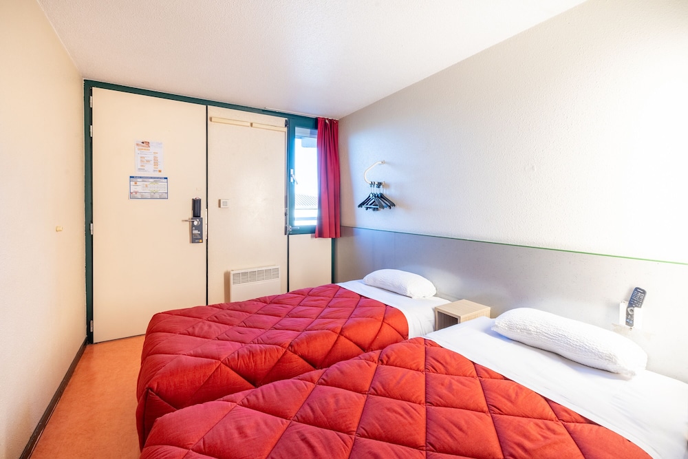 Standard Room, 2 Twin Beds - Photo 3
