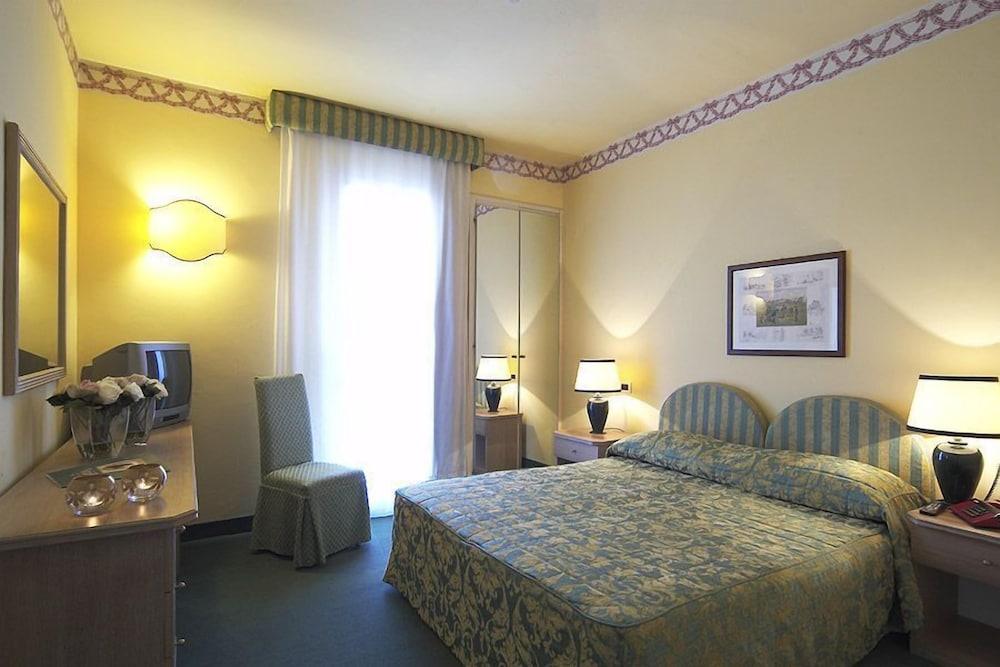 Standard Double Room - Photo 1