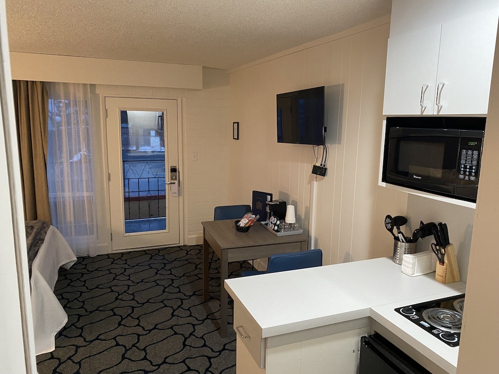 2 Double Room w/Kitchenette photo 3