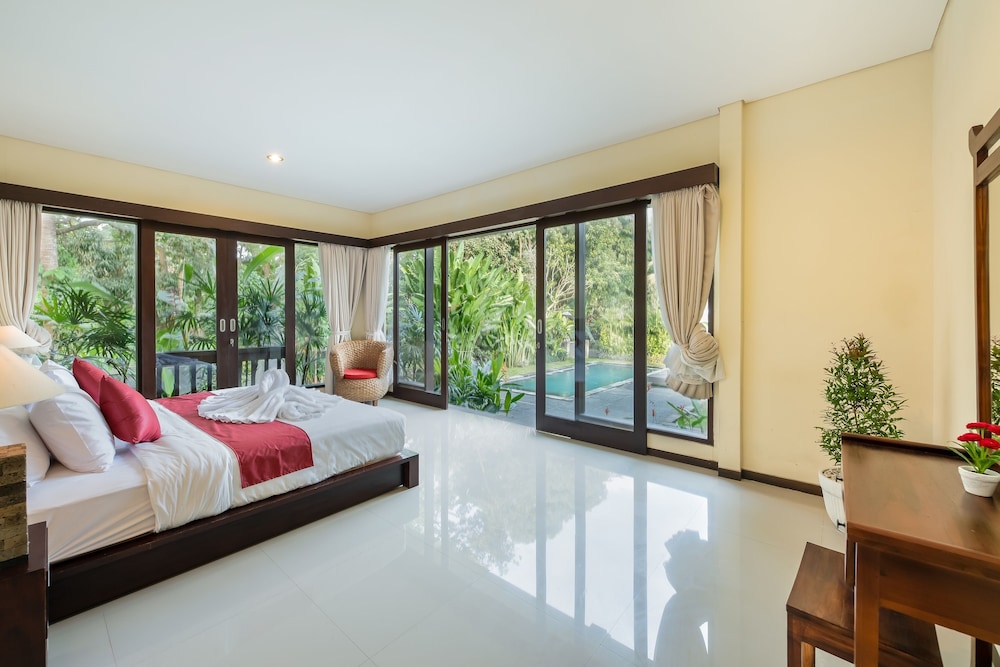 3 Bedrooms Villa with Pool View - Photo 1
