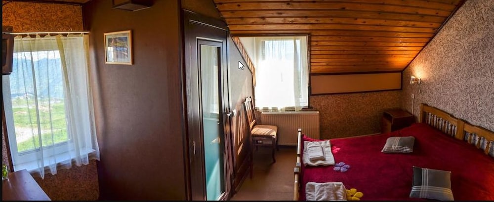 Economy Double Room, Non Smoking, Mountain View photo 2
