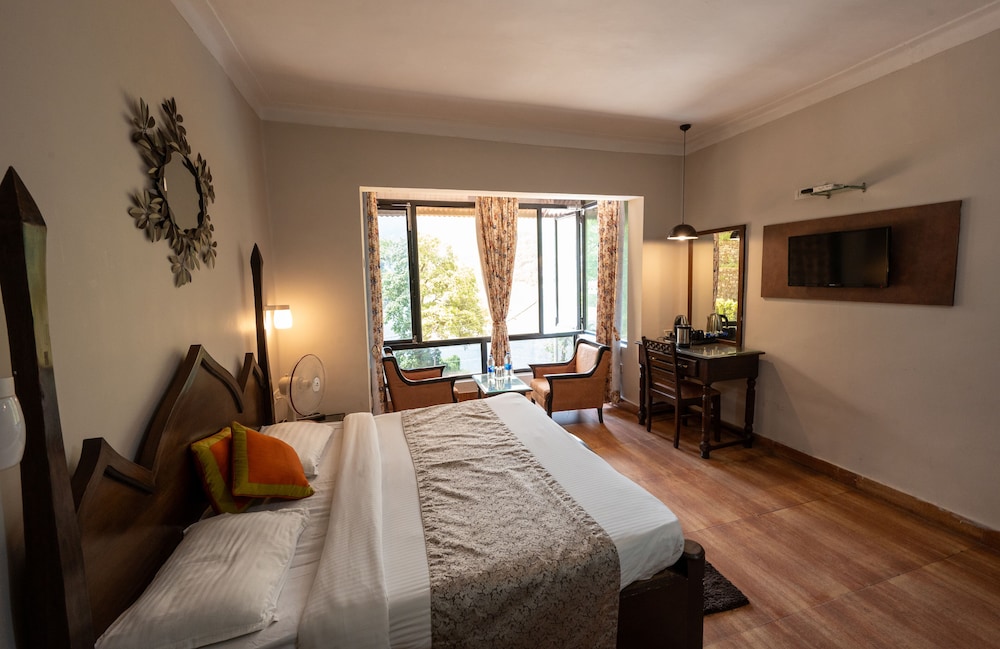 Deluxe Lake Facing  Room - Photo 8