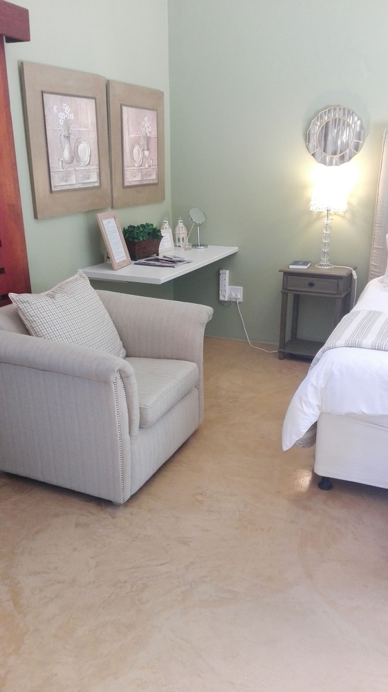 Room (5) photo 3