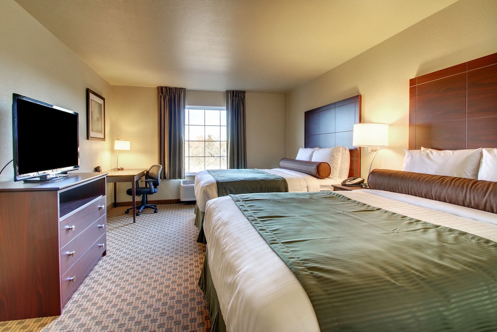 Two Queen Guestroom Non-Smoking With Audible/Visual Alert photo 3