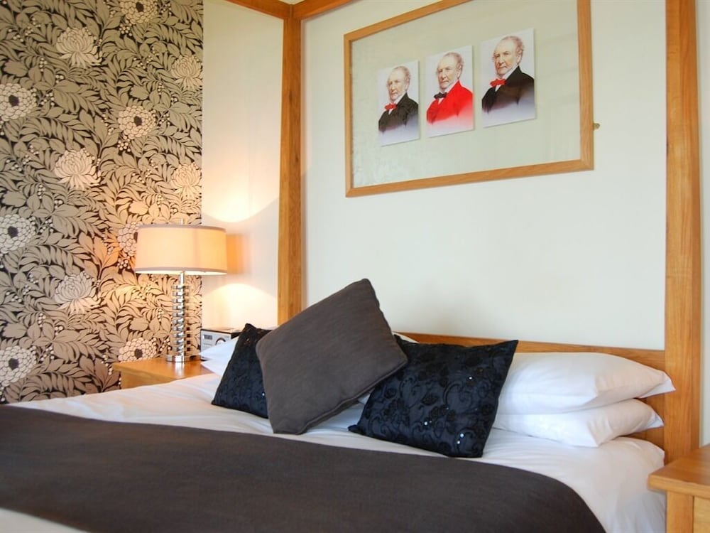 Luxury Double Room, Ensuite, Sea View (4 Poster front sea view) photo 3