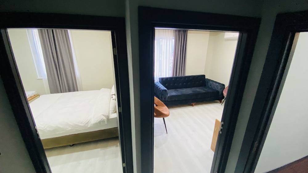 Elite Quadruple Room, 2 Bedrooms, Smoking, City View photo 3