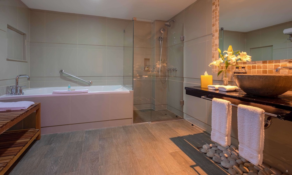 Executive Twin Room - Photo 17