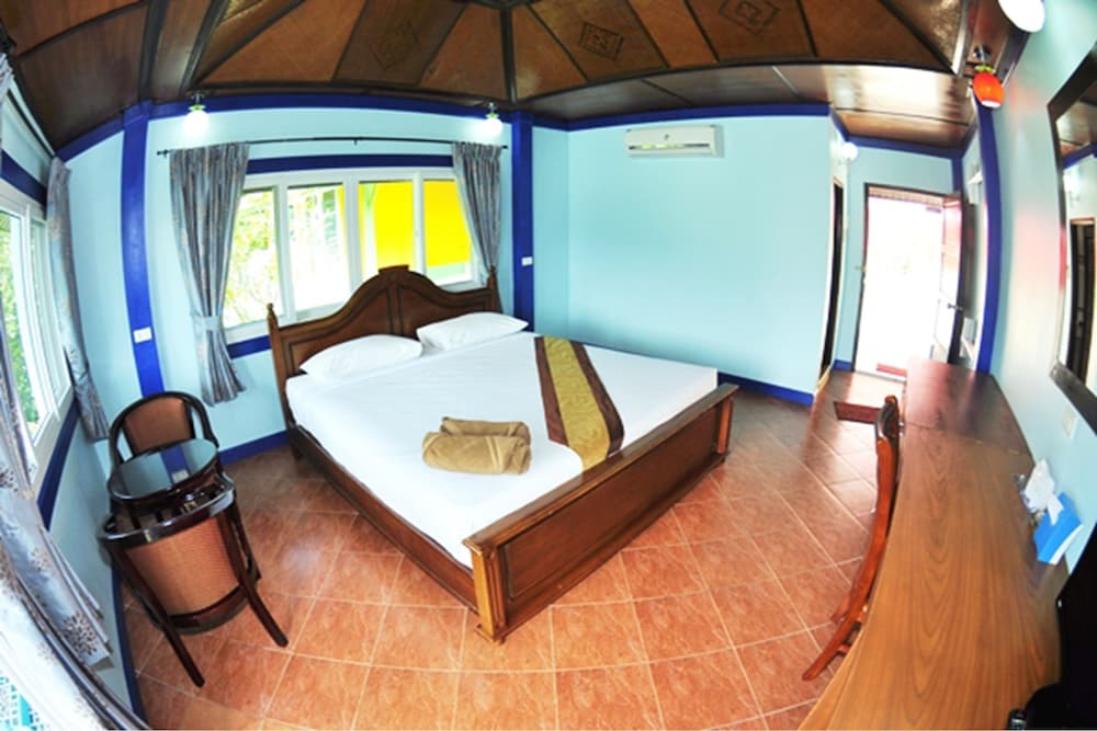V-Room, Seaview